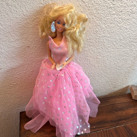 Barbie Other - 1988 Super Star Barbie #1604 w original sleeveless top, mini skirt & long tulle